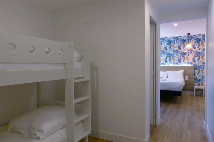 Room 10 of 30