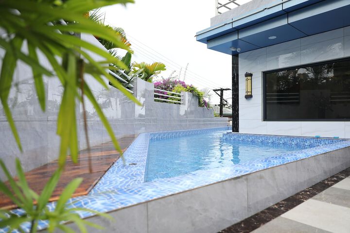 Pool 7 of 14