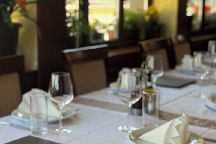 Dining 18 of 22