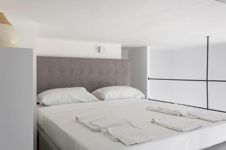 Room 3 of 15