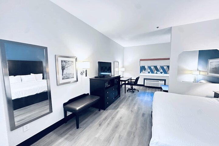 Room 22 of 33