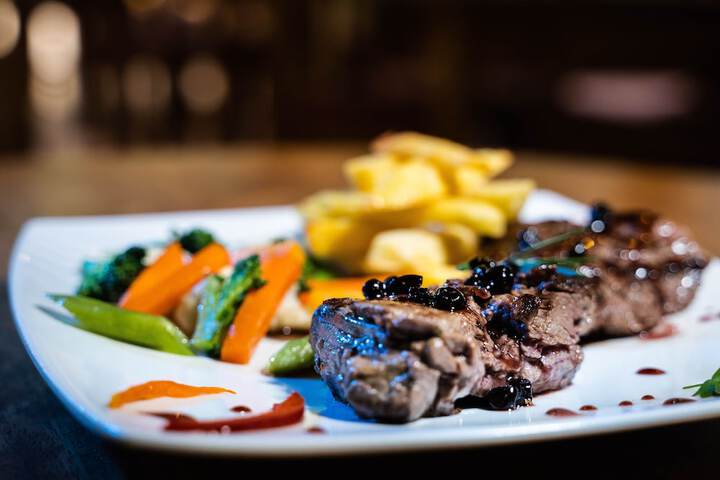 Dining 67 of 76