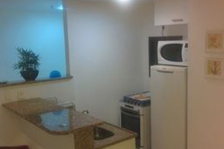 Room 6 of 10