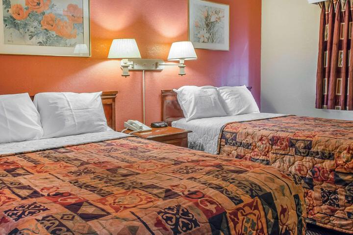 2 Double Beds (1 of 8)