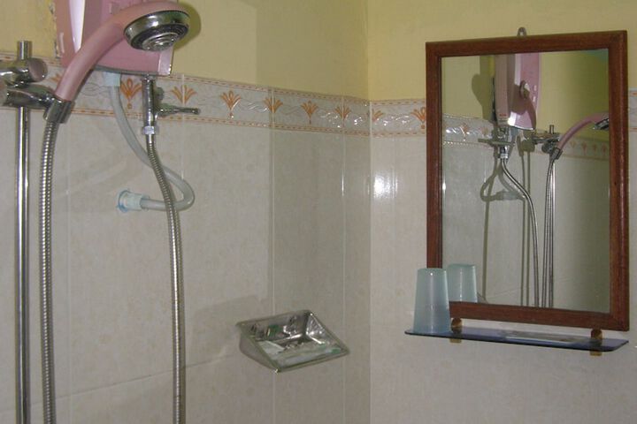 Room 16 of 34