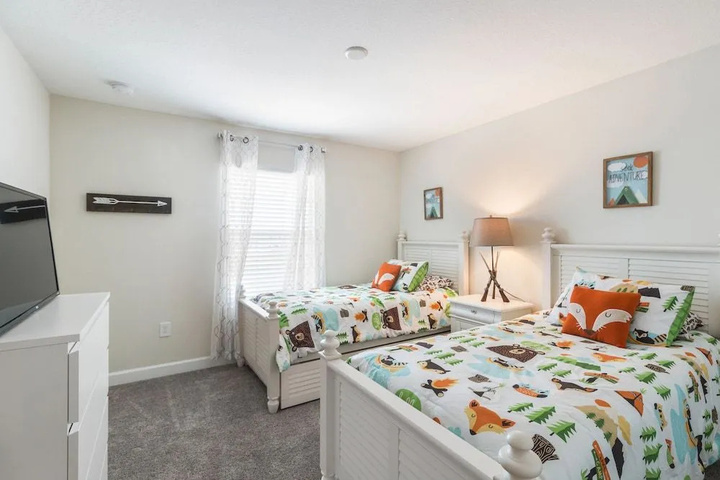 Room 3 of 27