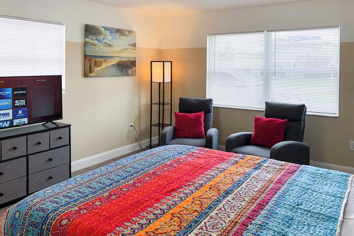 Studio Queen Bed Lakefront 1st Floor (8 of 20)