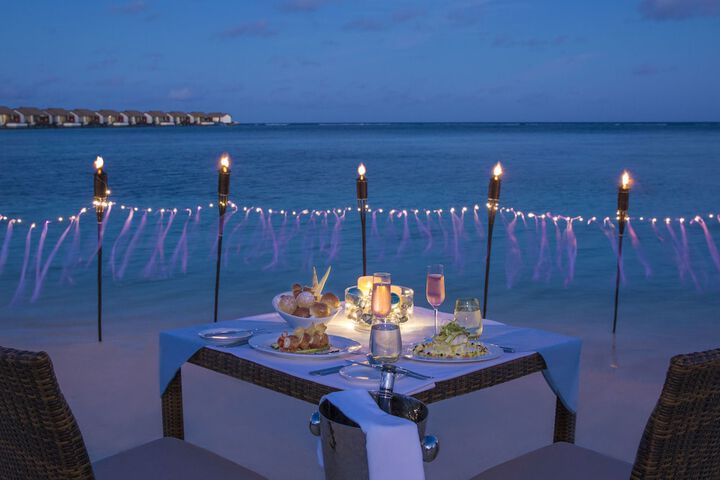 Dining 62 of 88