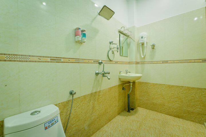 Room 13 of 27