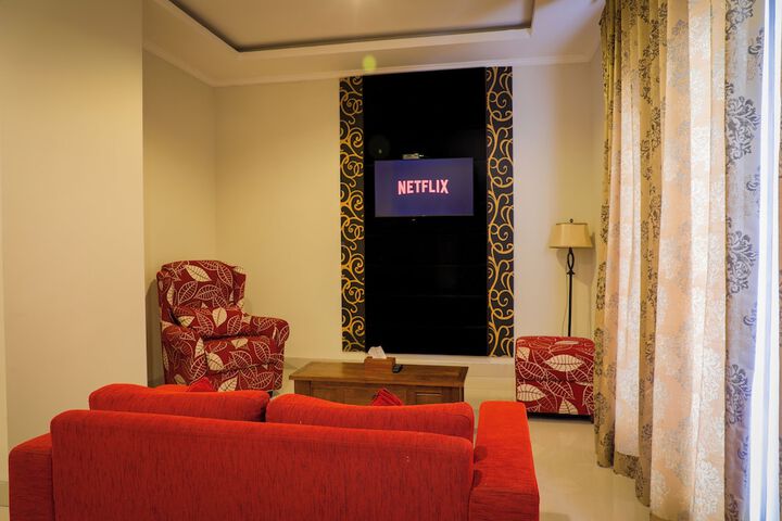 Room 10 of 34