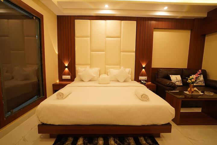 Room 7 of 81