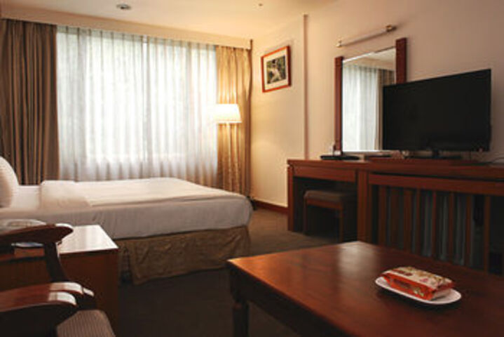 Room 18 of 37