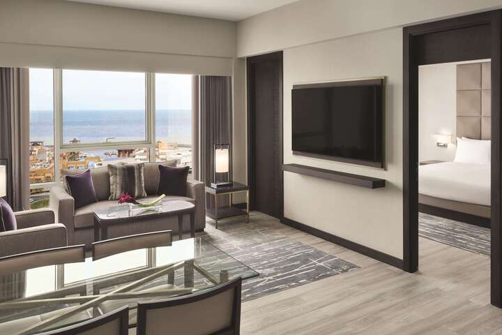 Suite 16 of 24