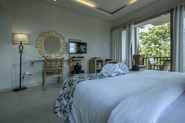 Room 8 of 75