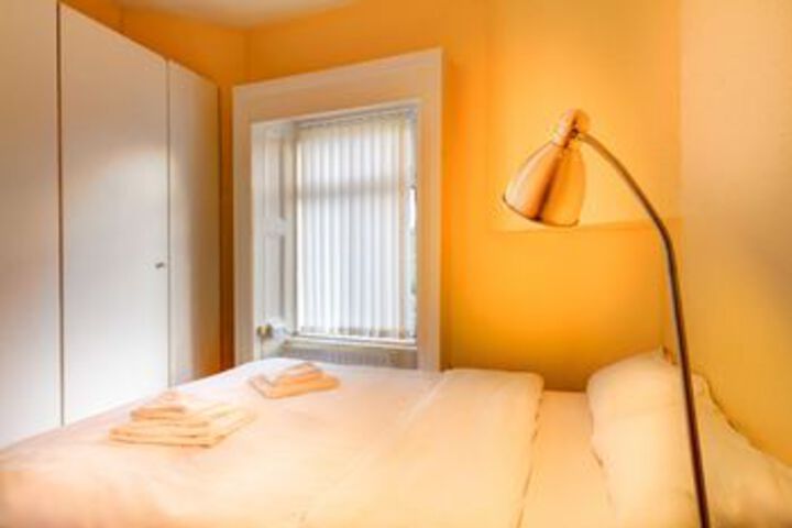 Room 17 of 40
