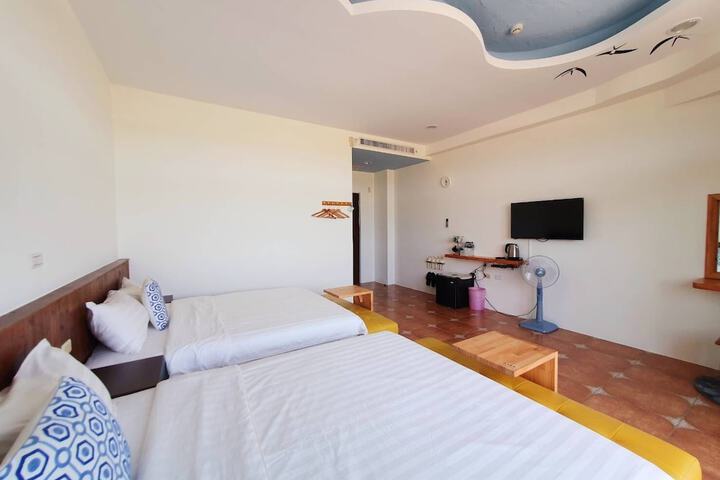 Room 35 of 62