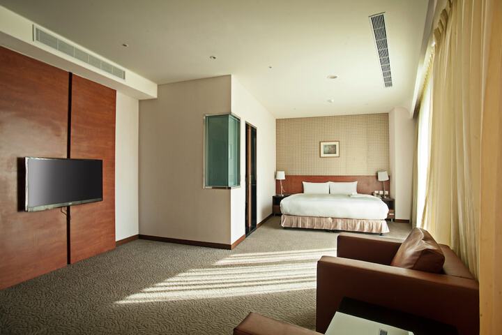 Room 4 of 35