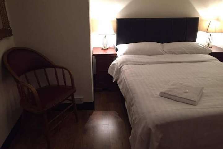 Room 6 of 35
