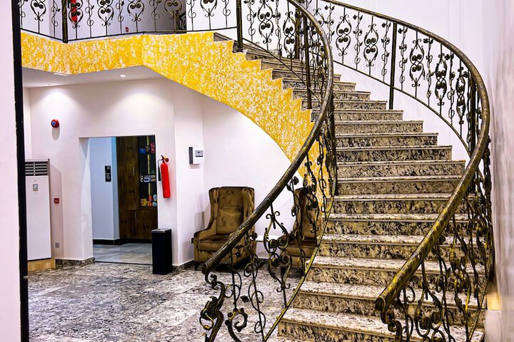 Entrust Hotel and Suites