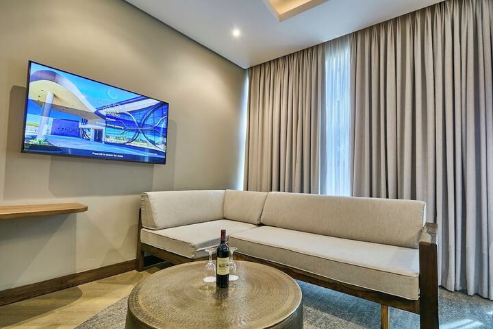 Room 52 of 171