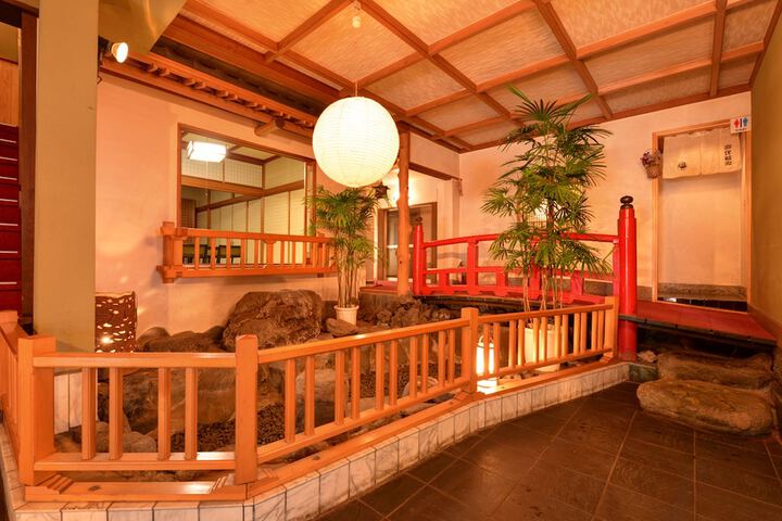 Entrance & Lobby