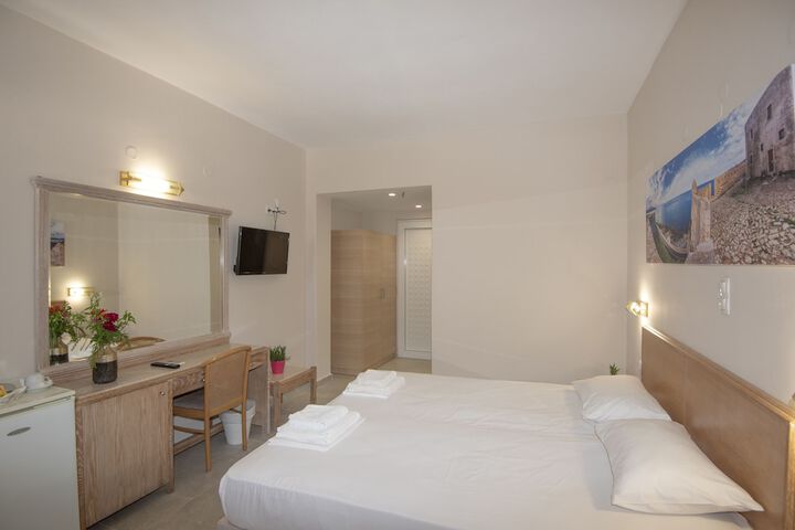 Room 8 of 13