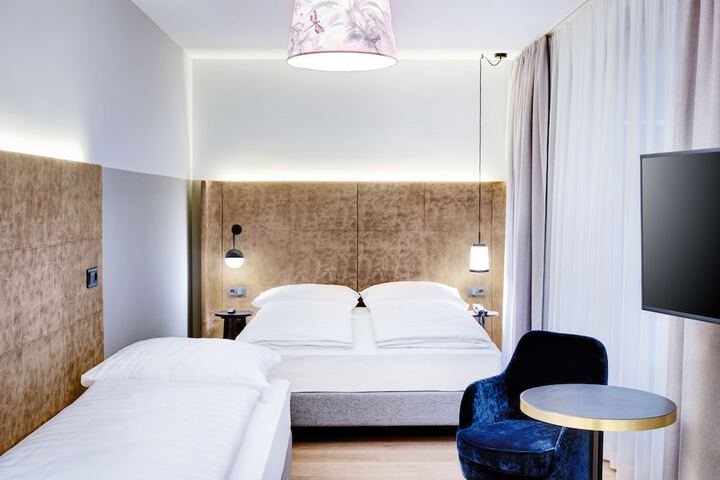 Room 9 of 52