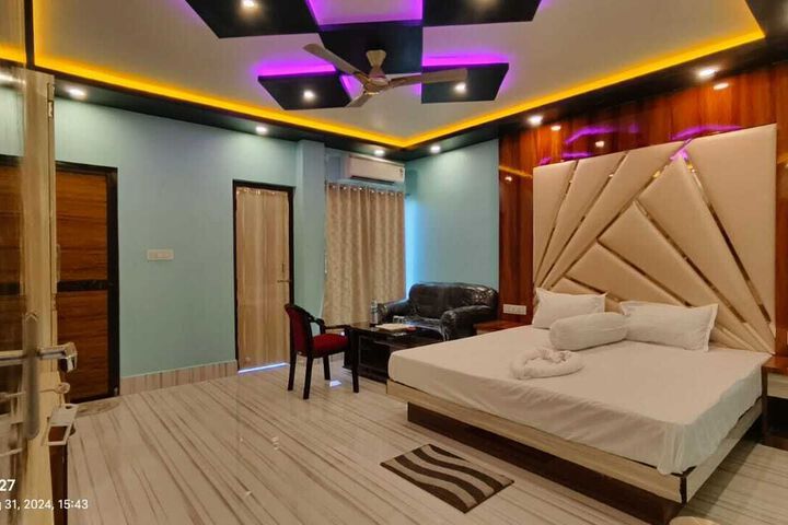 Room 19 of 28