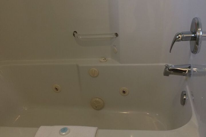 Room 7 of 10