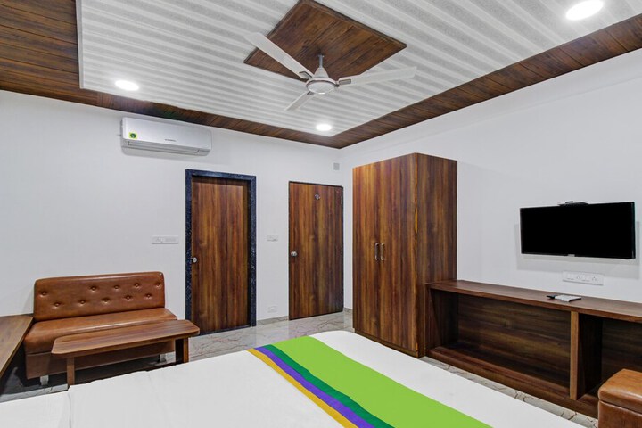 Room 15 of 35