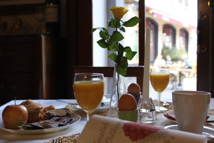 Breakfast/Coffee Service 22 of 42