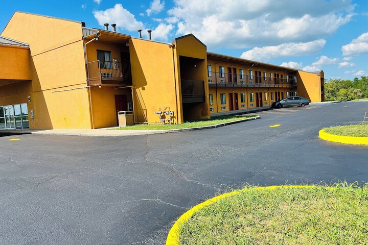 Hotel 72 of 74