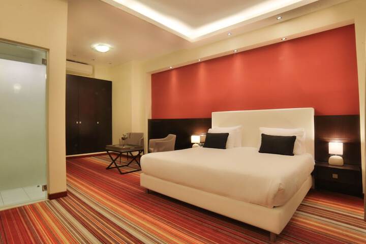 Room 28 of 73