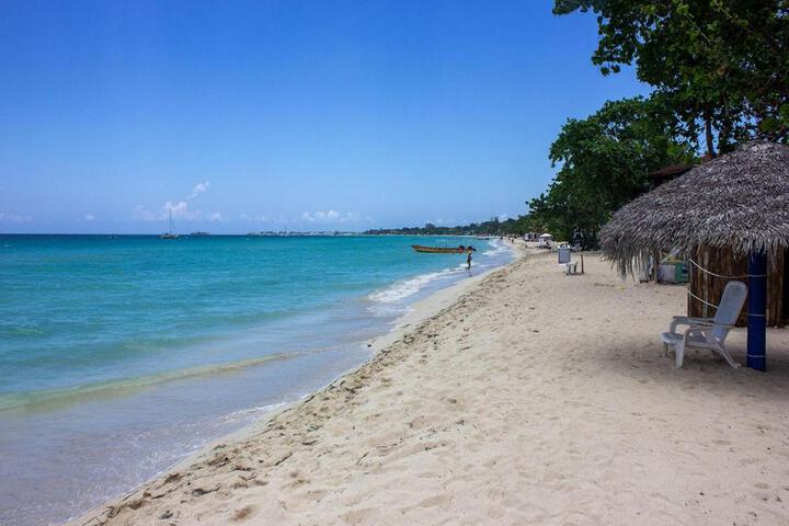 Barrys Rooms Negril