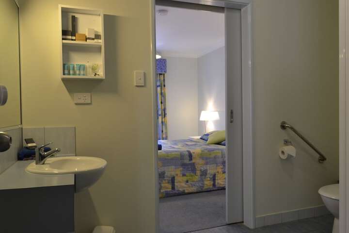 Room 122 of 174