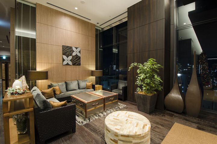 Entrance & Lobby