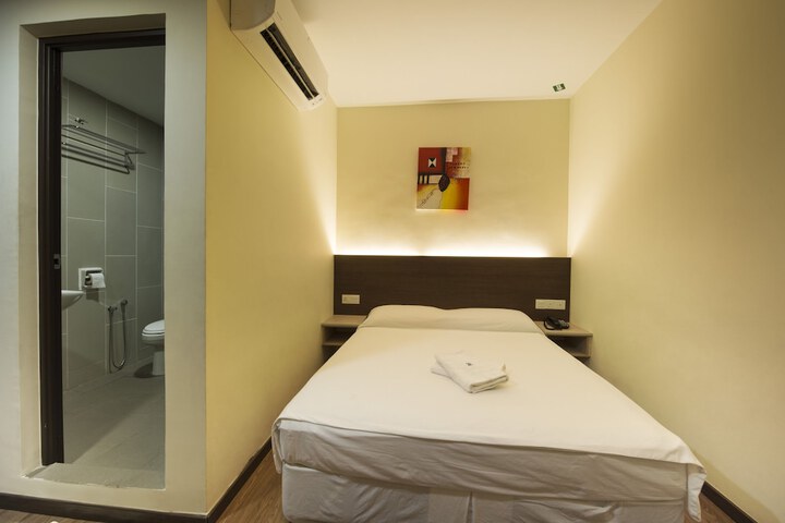 Room 6 of 23