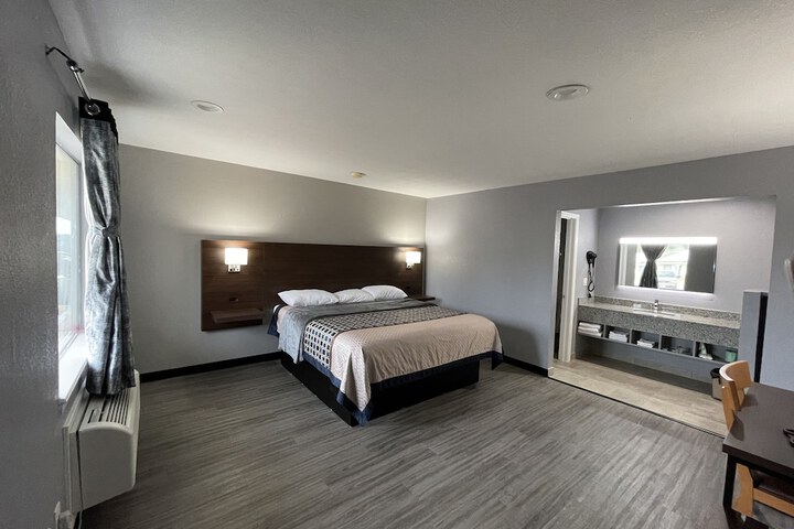 Room 21 of 42