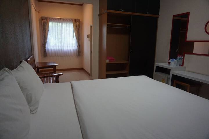 Room 13 of 22