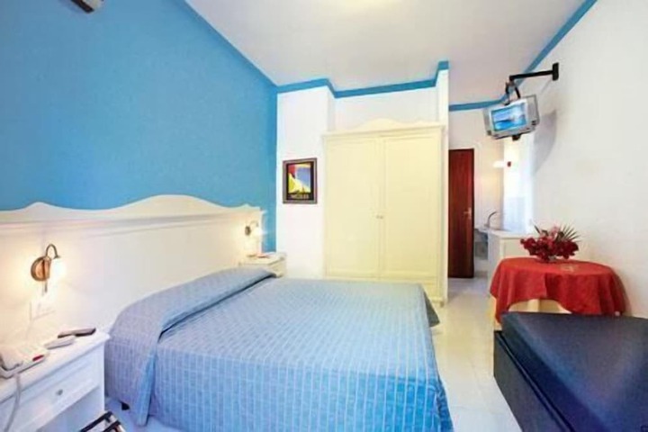Room 3 of 12