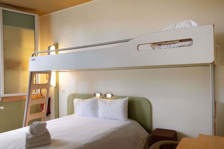 Room 13 of 61