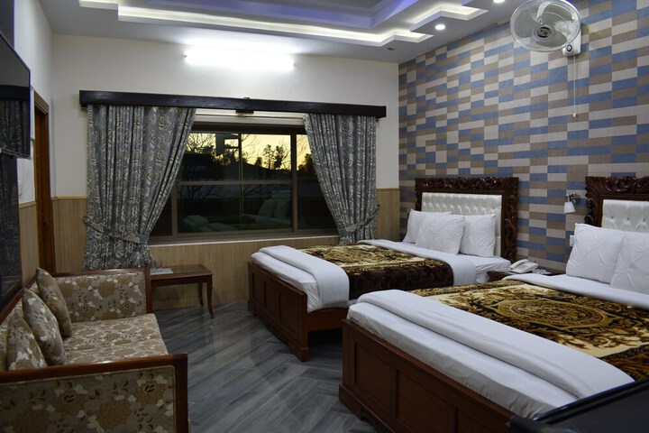 Room 15 of 28