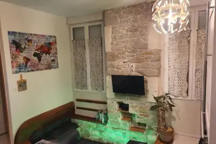 Room 3 of 7