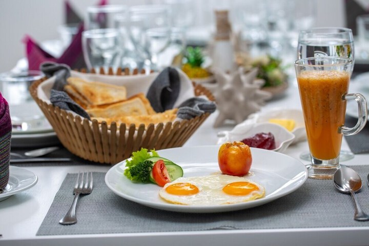 Breakfast/Coffee Service 28 of 54