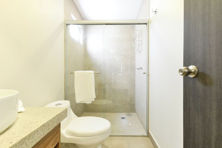 Room 142 of 228