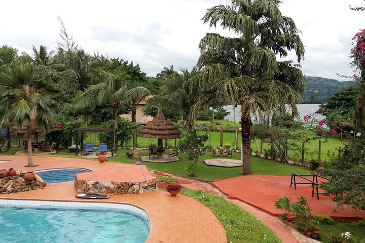 Hotel with Pool