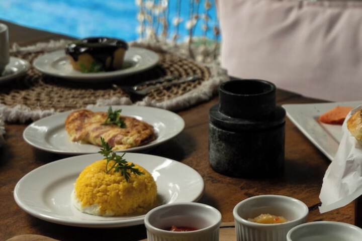 Breakfast/Coffee Service 92 of 130