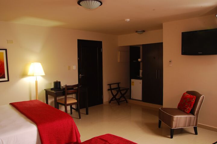 Room 18 of 103
