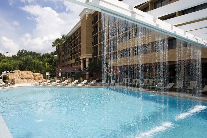 Pool waterfall