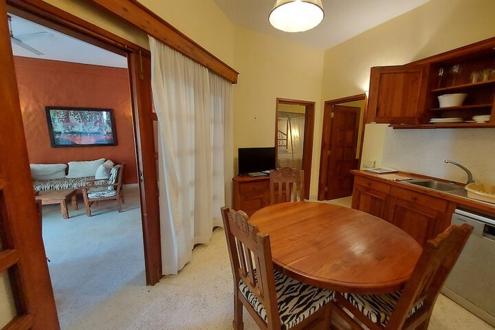 Room 12 of 32